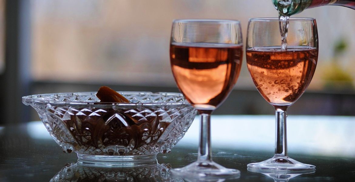 Homemade Peach Wine A Simple Recipe: It's A Revelation