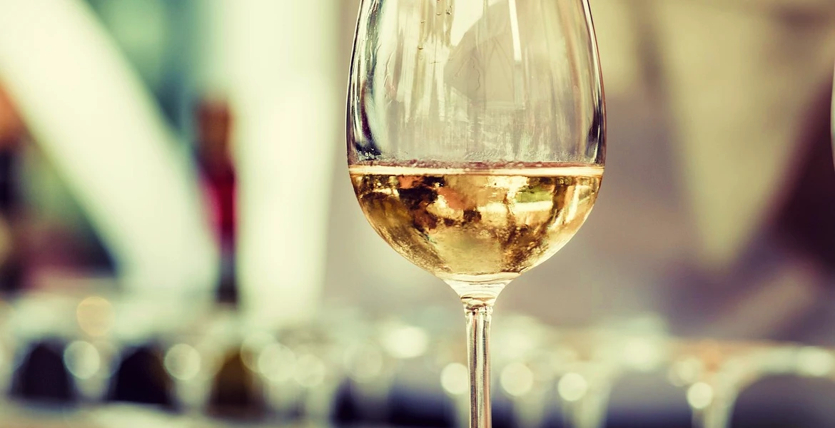 Homemade Apricot Wine: How To Make Apricot Wine In Your Kitchen