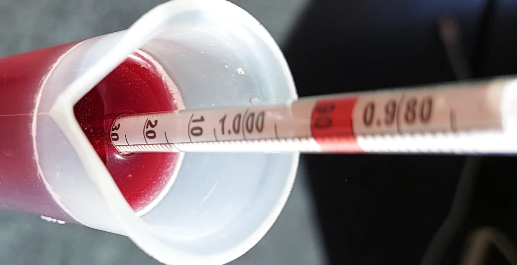 how to use a hydrometer for wine making on Fermentistry.com